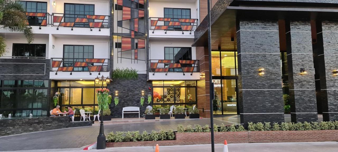 The Room Boutique Hotel Szakonnakhon Kültér fotó