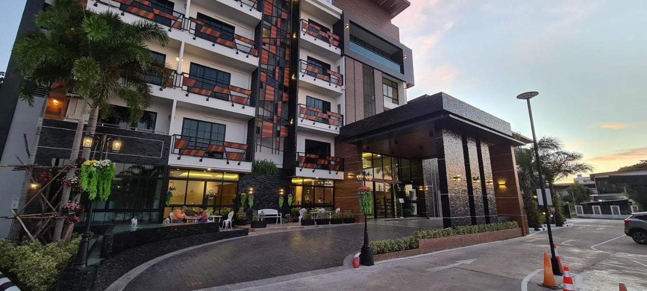 The Room Boutique Hotel Szakonnakhon Kültér fotó