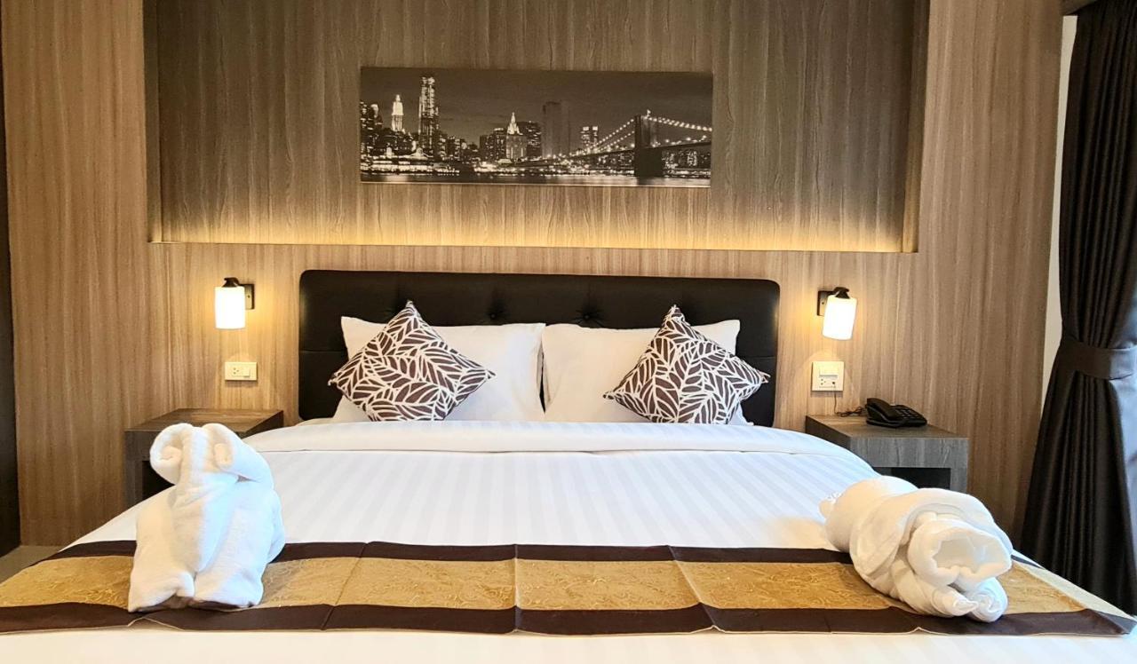 The Room Boutique Hotel Szakonnakhon Kültér fotó