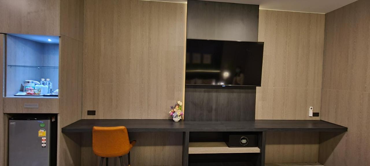 The Room Boutique Hotel Szakonnakhon Kültér fotó