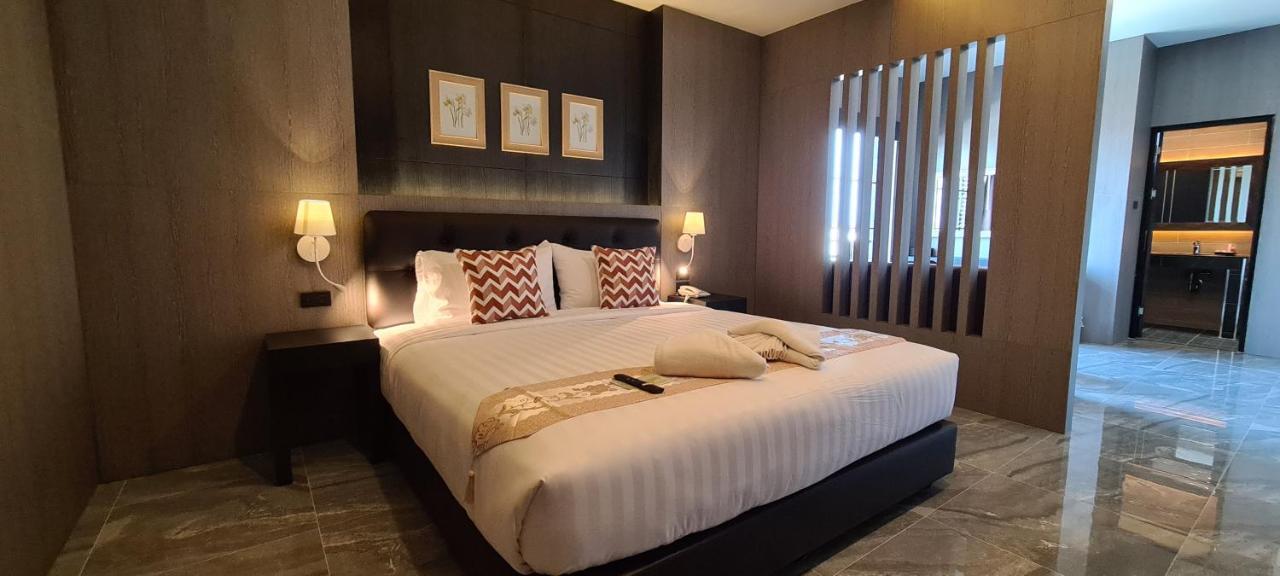 The Room Boutique Hotel Szakonnakhon Kültér fotó